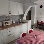 Timbi Vendeghaz Konukevi *