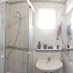 Timbi Vendeghaz Konukevi *