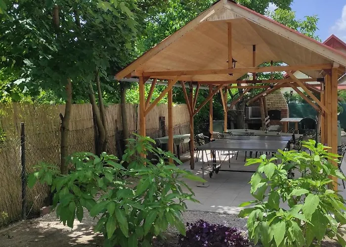 Timbi Vendeghaz בית הארחה *