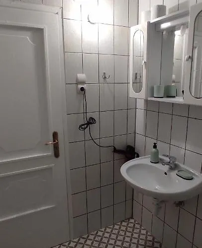 Timbi Vendeghaz בית הארחה