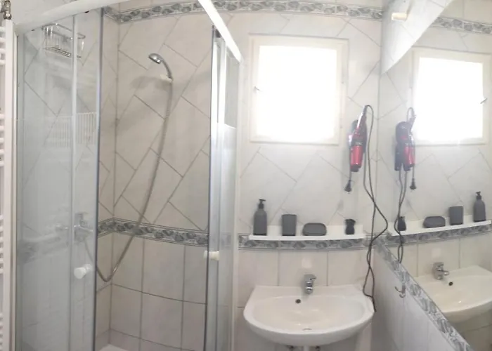 Timbi Vendeghaz בית הארחה *